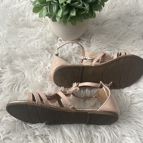 Girls Children’s Place Rose gold sandals (Big kids sz 5) - Picture 7 of 8